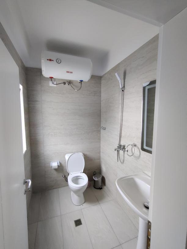 Unique Hotel Gramsh Bagian luar foto